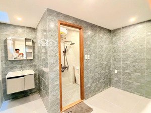 bán nhà 2 tầng viêu 10 tòa chung cư. đang cho thuê 12tr/1 tháng. hàng hiếm.