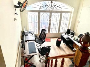 bán nhà diện tích đẹp 4m*14m,2tầng5pn,khu dân cư hiện hữu,tiện ích tích hợp ngay chợ bùi văn ba q7