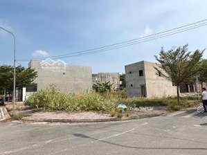 chủ cần bán nhanh lô đất siêu đẹp gần khu ecolakes sát ql13 trường đại học việt đức shr full thổ cư