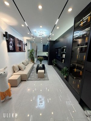 bán nhà 5tầng xây mới tinh ngõ quỳnh-trung tâm hai bà-đủ gpxd-ngõ trước nhà rộng 2,5m-ở luôn