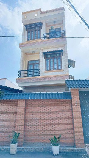 (4.8x25) 120m2, nhà 3 tầng, đỗ xuân hợp vào 50m, đường lớn thông, phước long b, chỉ 11 tỷ shr