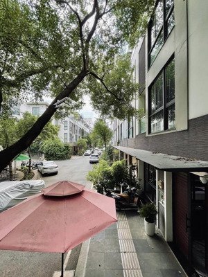 quận 10 - mặt tiền 3/2 - view hà đô - vòng xoay dân chủ - 4 tầng btct - 105m2 - 63.99 tỷ!