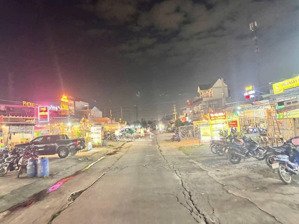 chỉ 43tr/m, quá rẻ
lô đất mặt tiền đường ống nước, ngay khu ẩm thực vũ đại, sát đường tô vĩnh