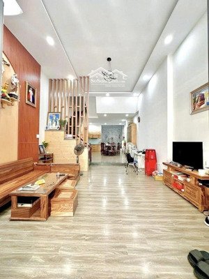 giá 3tỷ850 chính chủ ngộp tiền bán trong tết ngay ga bình thái hạ giá 150 triệu đường 5m sổ hồng