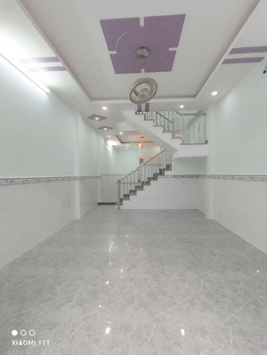 cần bán gấp căn nhà 1 trệt x 1 lầu, hẻm xe hơi, hiệp bình phước, thủ đức,52m2 giá 4,4 tỷ,hẻm xe hơi