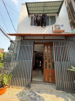 bán nhà đường nguyễn tư giản p 12 dt 4,6 x11,2 trệt lầu hẻm xe hoi gia 5 tỷ 950 sổ công nhận 52 m