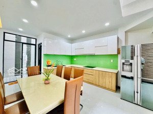 sốc!!! chỉ với 4tỷ6 sở hữu nhà cao đạt p1 q5 gần cđ kinh tế đối ngoại, cho thuê 25tr/th dt 90m2