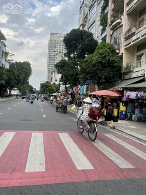 MẶT TIỀN KINH DOANH - NGUYỄN TRÃI - QUẬN 5 - 7 TẦNG THANG MÁY - DT: 4 x 10M - GIÁ : 23.2 TỶ