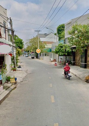 sát phạm văn đồng - nhà 80m2, 3pn - linh tây - hoàn công - chỉ 6.45 tỷ