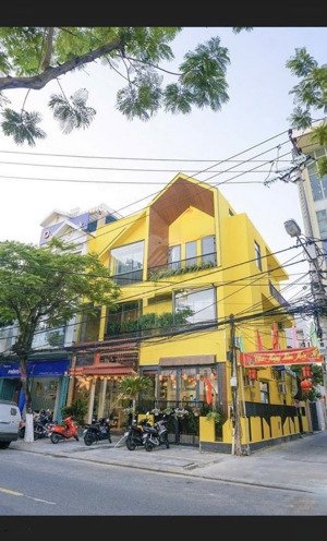 cho thuê nhà 3 tầng ngang 10m trung tâm hải châu kẹp kiệt 4m5 , dt đất 140m2, dtsd: 450m2