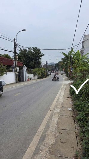 chỉnh chủ bán 100m giá 1tỷ750 đất xuân khanh xung quanh nhiều trường đại học và bệnh viện,khu cn