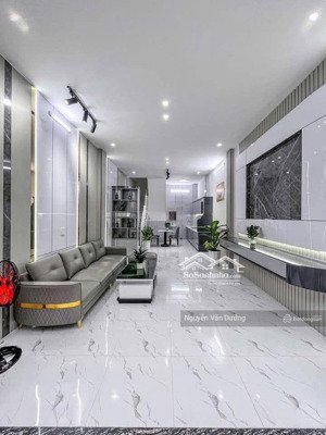 bán nhà vũ ngọc phan, 3 phút ra hồ hoàng cầu, gần trường, ngõ thoáng, ô tô đỗ gần, dt 4om2 * 5t