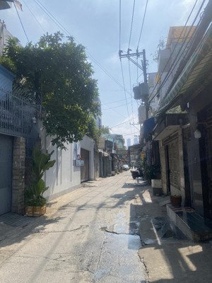 chính chủ bán nhà hẻm kinh doanh điện biên phủ gần mặt tiền nhỉnh 3 tỷ, sổ hồng