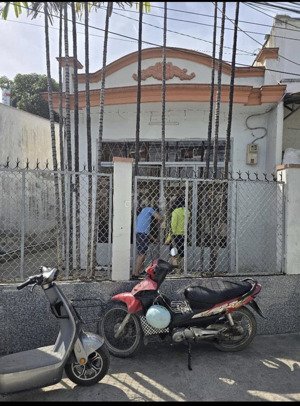 cần bán căn nhà 75,4m2 1 phòng khách,1 phòng ngủ,1 phòng bếp, tolet,sân rộng hẻm xe hơi