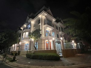 bán biệt thự song lập góc 2 mặt tiền victoria village, đường lâm quang ky, quận 2. giá 57 tỷ.