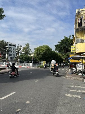 nhà mới đẹp ở ngay, bờ kè trường sa - 1căn ra mặt tiền - 41m2 - 4tầng - 5pn -chỉ hơn 8tỷ