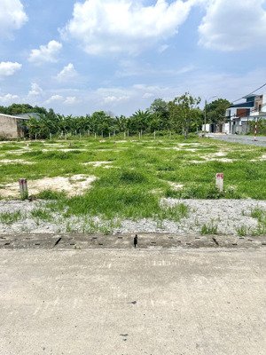 chính chủ cần bán lô đất thổ cư 118m2 sát bên khu công nghiệp tây bắc, cách trung tâm thị trấn 2km