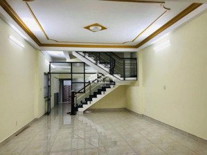 bán nhà cạnh đh tài chính marketing gần khu cảnh vệ, 3 tầng ngang 5m, hoàn công chỉ 6.25 tỷ (tl)