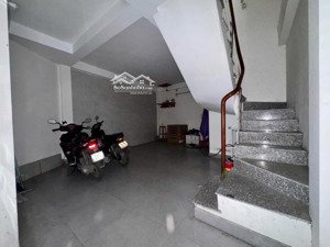 siêu phẩm cầu giấy 33m-6 tầng-giá rẻ giật mình 7 tỷ-không có căn thứ 2