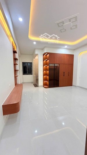 giảm ngay 400 tr, nhà 3t, 81m2, full nội thất, gần chợ lã xuân oai, tăng nhơn phú a, chỉ còn 7t8