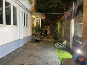 bán biệt thự làng quốc tế thăng long cầu giấy, 210m2 lô góc siêu hiếm đẹp