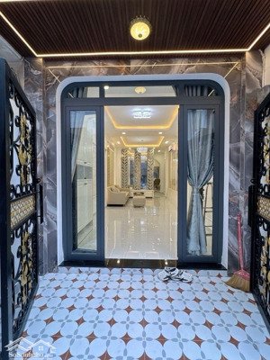 nhà mới đẹp ở ngay, gần mt phan xích long, 50m*5 tầng, 4pn, sẵn nội thất đẹp chỉ hơn 8 tỷ