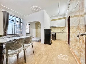 cho thuê căn hộ 1 phòng ngủ máy giặt riêng mới gần ngã tư hàng xanh quận bình thạnh 