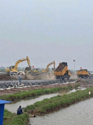 cc cần bán đất visip 150m giá 2tỷ mặt 9m đường 15m đối diện cổng khu công nghiệp vsip