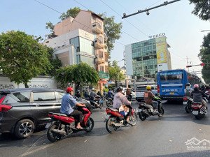 bán căn góc 2 mt điện biên phủ q3, ngang 10m.