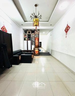 khu hiếm nhà bán gần hoàng diệu 2 đh ngân hàng, 58m2 3 tầng hoàn công, hẻm thông tặng nội thất