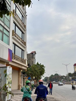 nhà 7 tầng lô góc giải phóng 68m2-32,5 tỷ- vỉa hè- kinh doanh