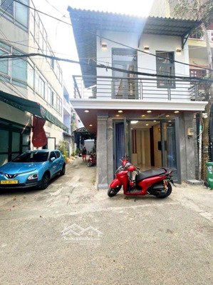 22m2- căn góc bình tân giáp tân phú - hẻm oto thông sát mặt tiền.