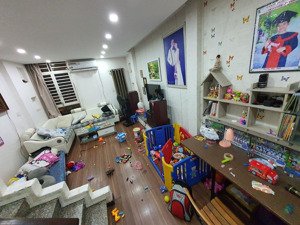 bán nhà 5d bình tân - mặt tiền đường 8m - nhỉnh 4 tỷ