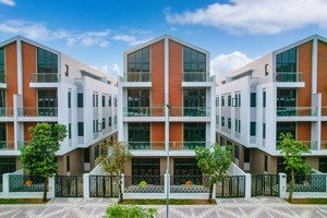 cần bán căn biệt thự tứ lập ánh dương 120m cạnh công viên nước vin 3 giá 16,x tỷ lh: 