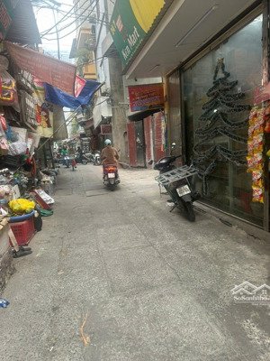 chinh chủ bán nhà 32m2 ngõ 79/6 dương quảng hàm giá 6ty 
