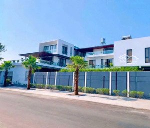 bán biệt thự 50 tỷ có hồ bơi - đường nguyễn hữu cầu - khu biệt thự cồn khương, tp cần thơ