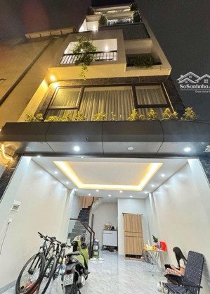 chỉ 5.7 tỷ có nhà 5 tầng diện tích 34m2 mới coong đón tết gần chợ, trường cấp 1, 2, 3 phúc lợi long