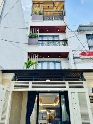 kẹt tiền bán gấp nhà đường oto 7m rạch bùng binh-p9-q3 giá 4tỷ2/71m2 cho thuê 29tr gần ga sài gòn