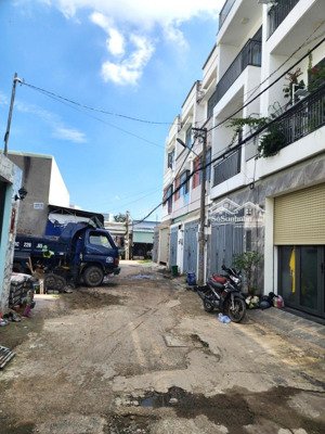 nhà mới 3 tầng mới đẹp ở ngay bình chiểu, tl43 55m2 hẻm xe hơi, 3pn, giá tốt chỉ 5.05 tỷ