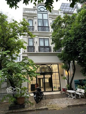 chính chủ bán gấp nhà ngô quang huy, quận 2. gia /7x15m(105m2). 3 tầng. sổ cầm tay