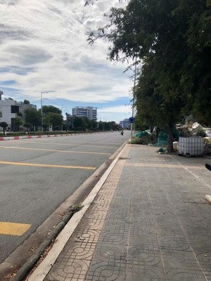 bán đất nền mặt tiền tỉnh lộ 44a sổ riêng giá tốt. liên hệ 