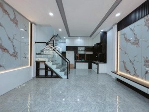 bán căn nhà mới tinh tại hẻm nhựa bàu trâm long khánh. công năng: 3pn 3wc sân ô tô