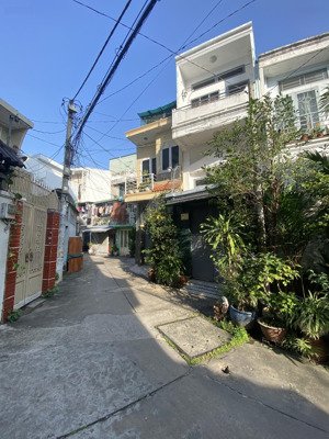 bán nhà lê quang định bình thạnh 4 tầng 3pn hẻm 4m 32m2 chỉ nhỉnh 4 tỷ