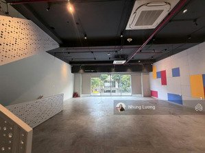 cho thuê shop sala, 3 tầng, 280m2, hoàn thiện trần tường sàn, vị trí trung tâm, nhận nhà ngay