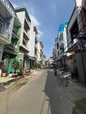 bán nhà đẹp an lạc sát võ văn kiệt, 70m2, ngang hiếm 5m xe hơi đậu cửa nhích 4 tỷ