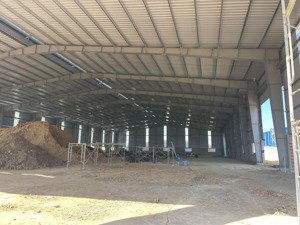 xưởng tân uyên 7200m2 vp 200m. pccc tự động nghiệm thu. giấy tờ đầy đủ. đường cont. sx 24/24 ok