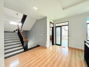 nhà 3 tầng đường 7m5 hoà an 19 . cẩm lệ , - diện tích 200m2 ngang 10m