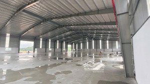 xưởng trong kcn bình dương 3600m2, vp 300m2. giấy tờ đầy đủ người nước ngoài đứng tên