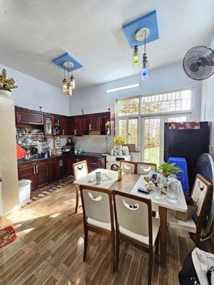 nhà 1 trệt 1 lầu cách gs18 100m gần big c dĩ an chỉ bằng giá đất. phường dĩ an khu dân cư hiện hữu