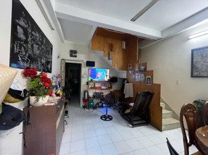 nhà đường nguyễn thượng hiền, p1, gv, diện tích: 4 x 19m=6,94tỷ, nhà trệt, lầu đúc btct